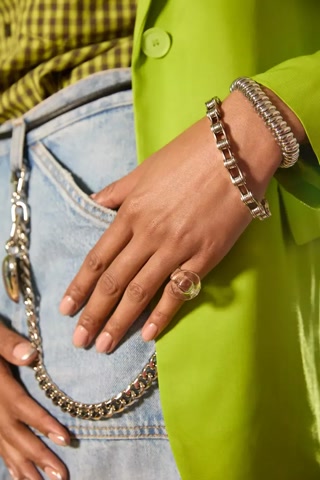 Creative: 01b31dd6dcce87f51b1faa13b32f1a52