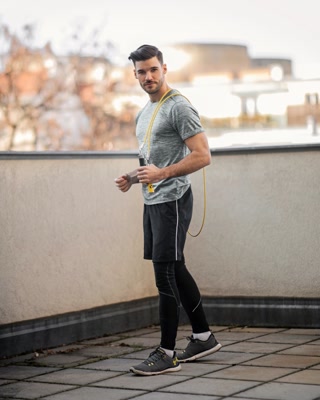 Creative: 03f88e4fe1dd07cc5b00869c502db7e8