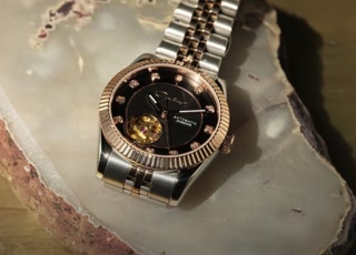 Creative: 16c4f12e7588d41afbd97357b2f57fdd