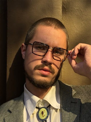 Creative: 2e353680a023d20802887f229c49696f