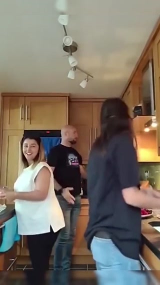 Creative: 6bd50dfb1395dc82d6766d70e9de09d1