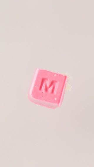 Creative: b7fda6961743a98f6588f2185fab5801