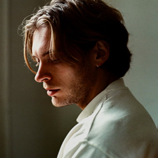 Creative: e4c806997934d7ada8677f3c212e17e7